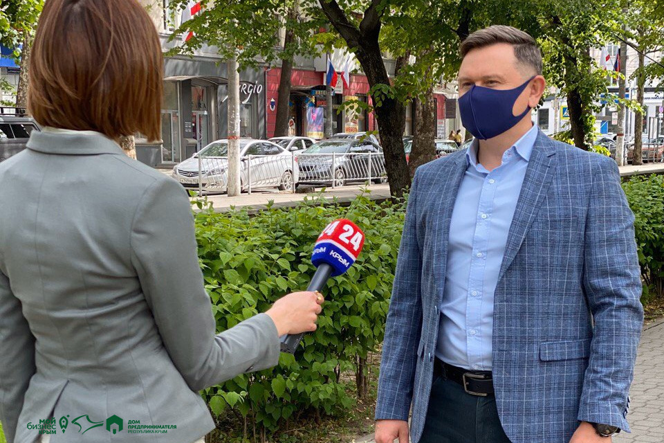 Дмитрий Зеленский в эфире телеканала Крым 24.