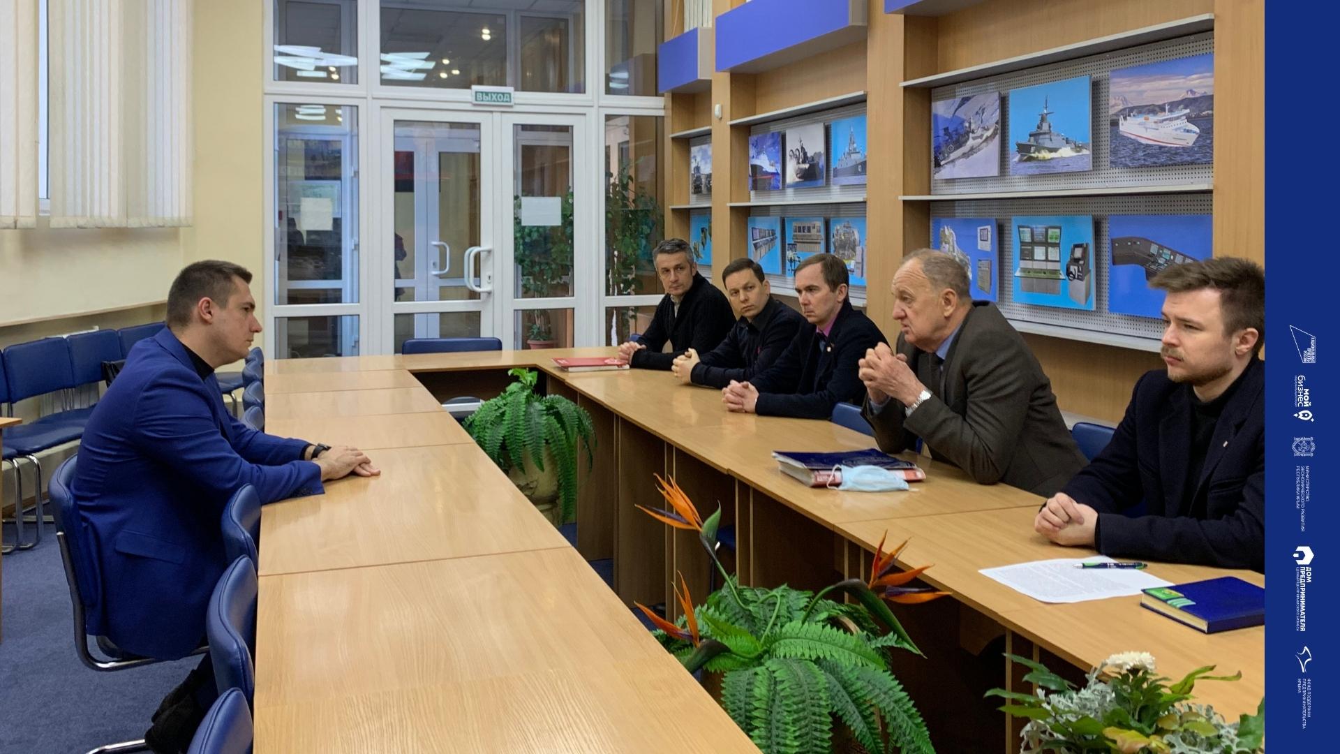 Владислав Ганжара провел рабочую встречу с сотрудниками завода «Фиолент»
